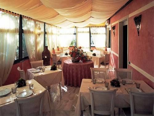 Hotel Luciana 3*